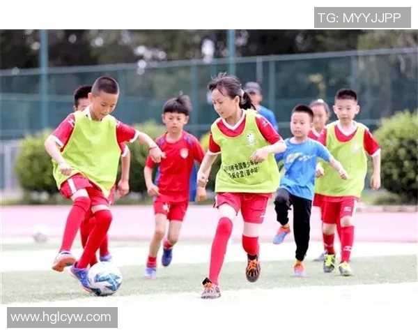 足球明星的孩子们可爱的瞬间大集合展现运动天赋与家庭温情