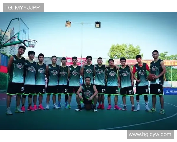 酉阳篮球明星的崛起与奋斗历程揭秘，展现青春热血与梦想追逐的精彩故事